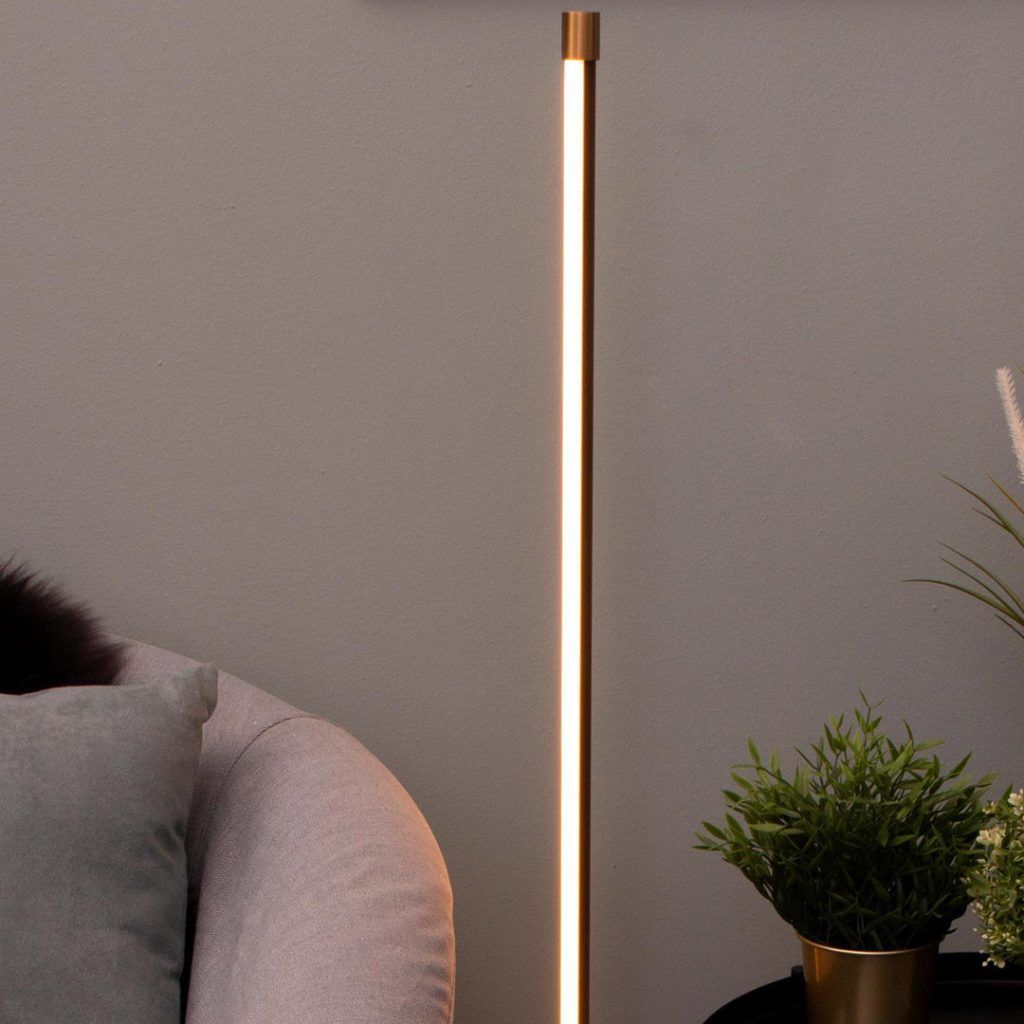 Straight led gulvlampe. dimbar