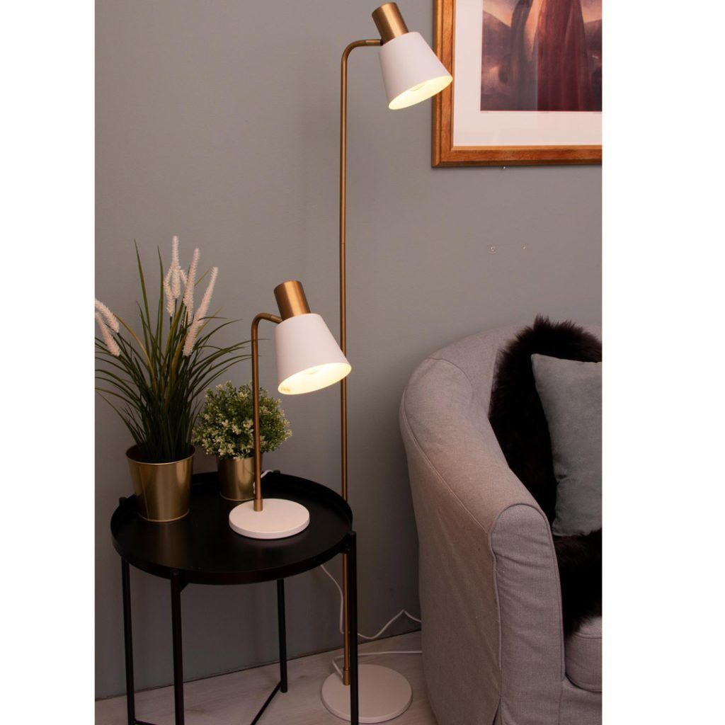 Moa gulvlampe hvit og messing