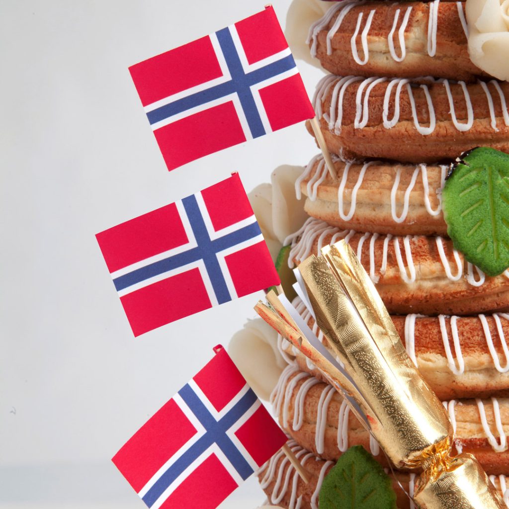 17.mai kakeflagg med trepinne 20 stk